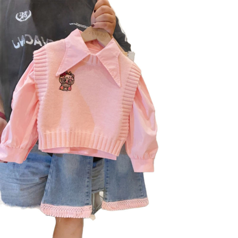 Set pentru copii din trei piese: vestă tricotată cu desene animate, cămașă și blugi cu ciucuri (Toamna 2025)