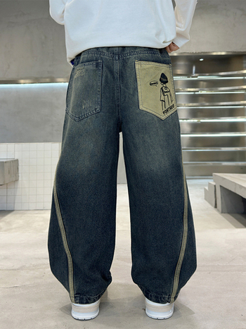 Dječje traperice u korejskom stilu, 57,2% pamuk, uzorak slova/abstraktno, srednje visokim pojasom s elastičnim pojasom, za dječake 8+