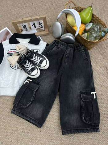 Gyerekeknek szóló farmernadrág – koreai stílus, téli fleece-béléssel, cargo fazon, hímzett betűkkel, magas derekú, elasztikus derékszíj