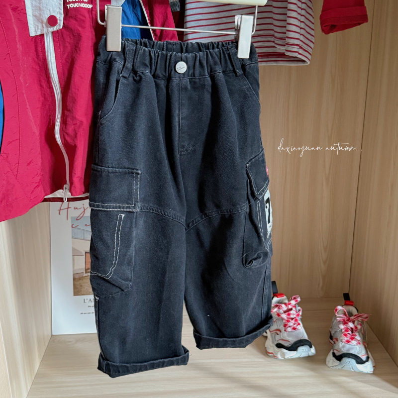 Fiúknak készült farmernadrág, koreai stílus, 70% pamut, magas derekú, kargo zsebek
