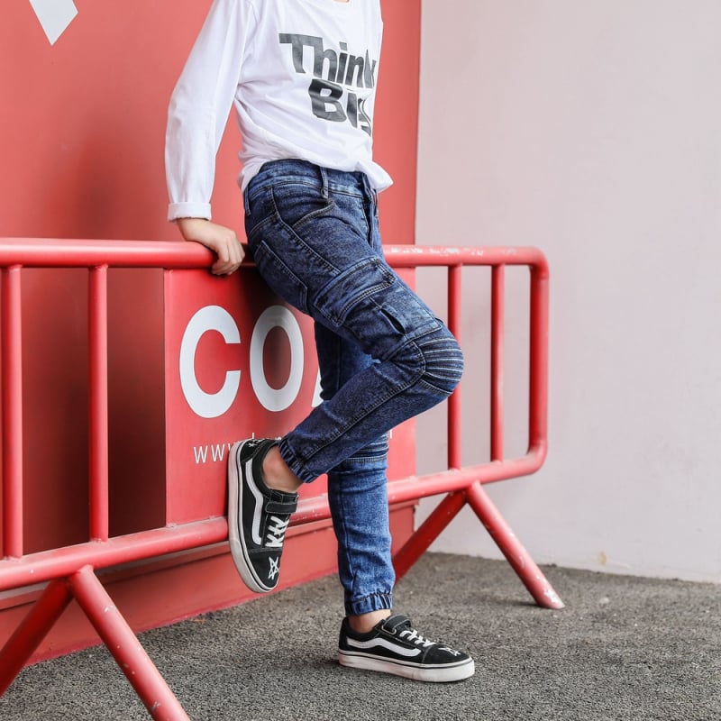 Detské džínové nohavice v ležérnom štýle, 90% polyester, Cowboy látka, jednofarebný vzor