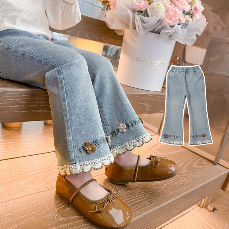 Dječje traperice s zvonastim krojem, 80% pamuk, mekana obrada, jesen 2025