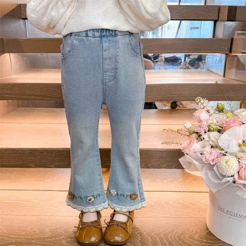 Dječje traperice s zvonastim krojem, 80% pamuk, mekana obrada, jesen 2025