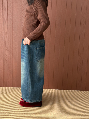 Gyerekeknek szánt farmernadrág fleece béléssel, csíkos, széles szabás, 9/10 hossz, 90% pamut 10% poliészter, téli 2025, Kumai.kids