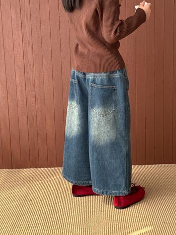 Gyerekeknek szánt farmernadrág fleece béléssel, csíkos, széles szabás, 9/10 hossz, 90% pamut 10% poliészter, téli 2025, Kumai.kids