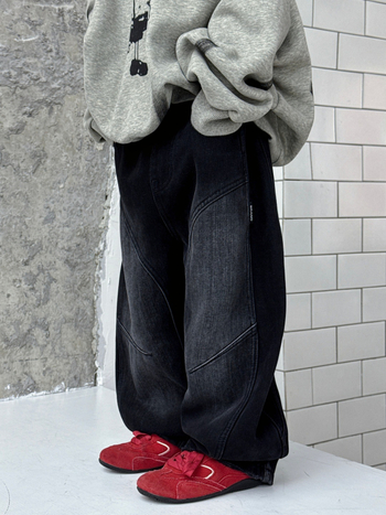 Gyerekeknek szóló farmernadrág egyenes fazon, pamut-keverék denim, középmagas derekú, elasztikus övvel, 3-8 éveseknek, amerikai retro stílus, enzimes mosás