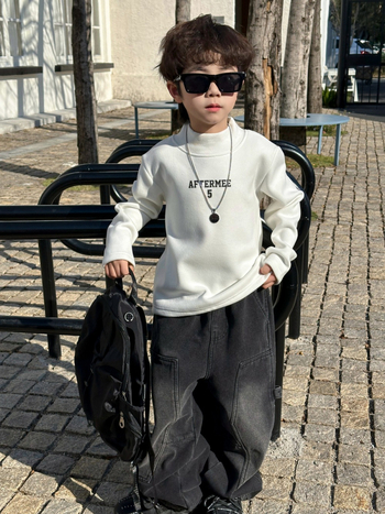 Gyerekeknek készült melegen bélelt farmernadrág, 100% pamut, téli kollekció 2025, középmagas derék, egyszínű