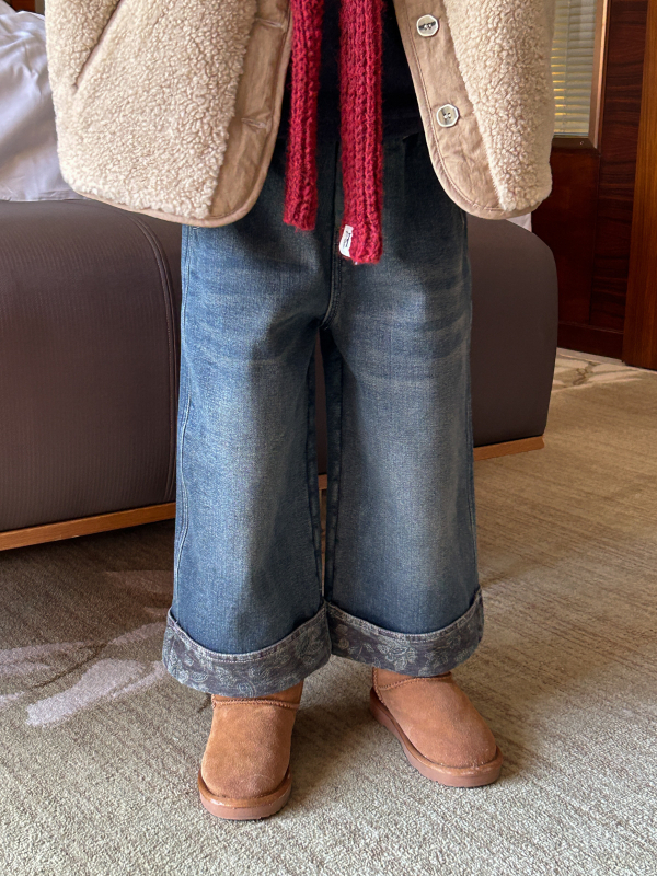 Gyerekeknek készült farmernadrág fleece-béléssel, felhajtott bokánál, széles szárú téli viselet (Denim; 80% pamut, 20% poliészter; középmagas derék; elasztikus derék)