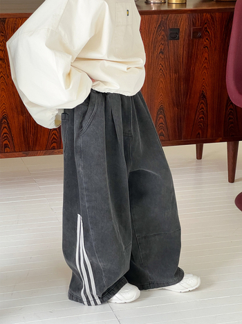 Gyermekeknek szóló koreai stílusú farmernadrág, denim, 65,3% alapanyag-tartalom, középmagas derék, gumis öv, 3–8 éveseknek