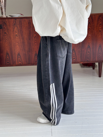 Gyermekeknek szóló koreai stílusú farmernadrág, denim, 65,3% alapanyag-tartalom, középmagas derék, gumis öv, 3–8 éveseknek