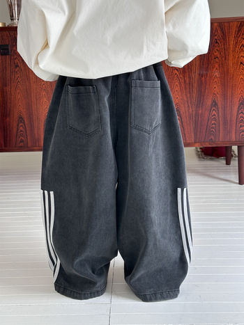 Gyermekeknek szóló koreai stílusú farmernadrág, denim, 65,3% alapanyag-tartalom, középmagas derék, gumis öv, 3–8 éveseknek