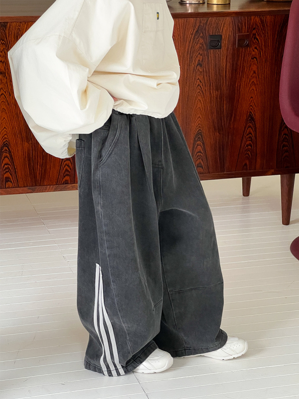 Gyermekeknek szóló koreai stílusú farmernadrág, denim, 65,3% alapanyag-tartalom, középmagas derék, gumis öv, 3–8 éveseknek