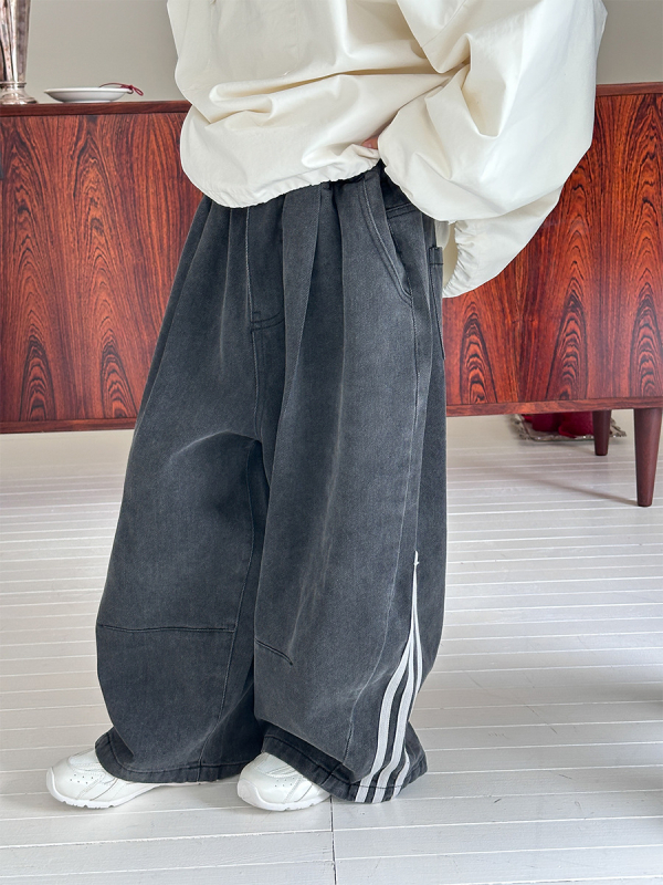 Gyermekeknek szóló koreai stílusú farmernadrág, denim, 65,3% alapanyag-tartalom, középmagas derék, gumis öv, 3–8 éveseknek