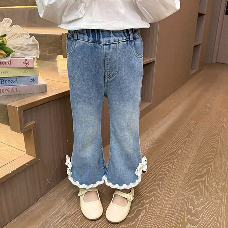 Dječje traperice zvonastog kroja, korejskog stila, cvjetni uzorak, srednje visoka talija s elastičnom trakom, mekan denim