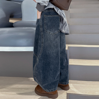 Fiúknak koreai stílusú farmer nadrág, pamut, egyszínű, középmagas derék gumis pánttal, puha kezelés és enzimes mosás, ősz 2025