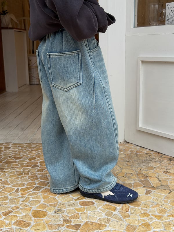Dječje traperice za djevojčice s fleece podstavom, zima 2025, patchwork vintage distressed, srednji struk, uzrast 3–8 godina