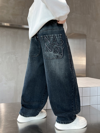 Дънки за момчета с бродерия на джобовете, памучен деним, висока талия, еластичен колан, буквен принт