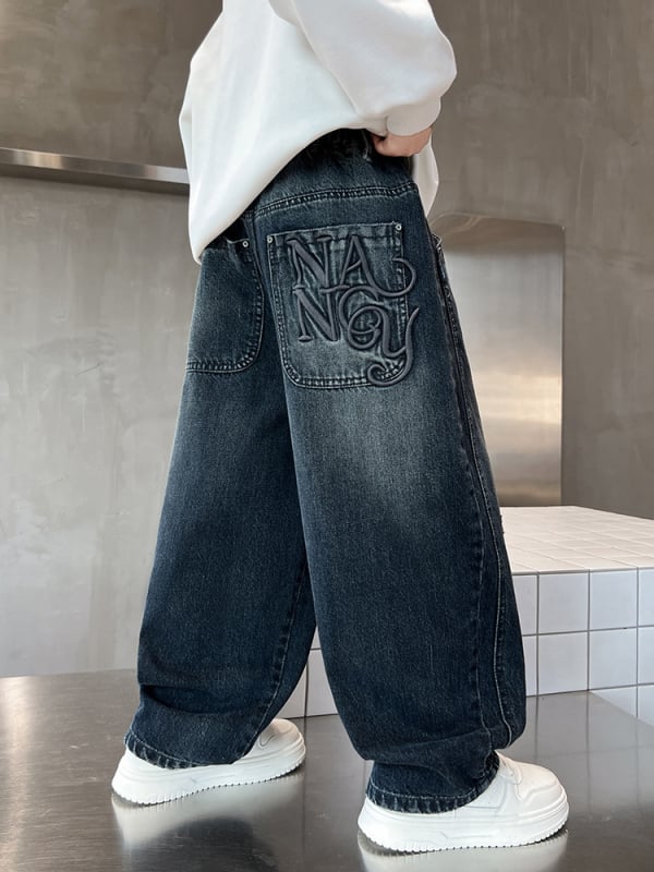 Дънки за момчета с бродерия на джобовете, памучен деним, висока талия, еластичен колан, буквен принт