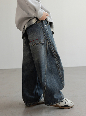 Fiúknak készült fleece‑bélelt farmernadrág, téli 2025 modell, középső derék, 65% pamut / 30% újrahasznosított pamut / 5% poliészter, puha kezelésű szövet