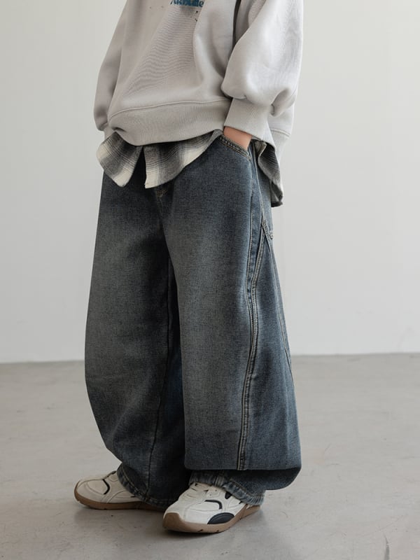 Fiúknak készült fleece‑bélelt farmernadrág, téli 2025 modell, középső derék, 65% pamut / 30% újrahasznosított pamut / 5% poliészter, puha kezelésű szövet