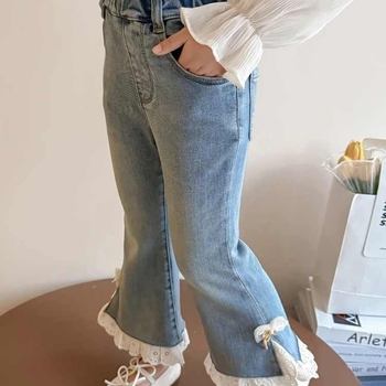 Gyerekeknek denim nadrág koreai stílusban, flared fazon, középmagas derekú, 70% pamut, 3–8 éveseknek, tavasz–ősz