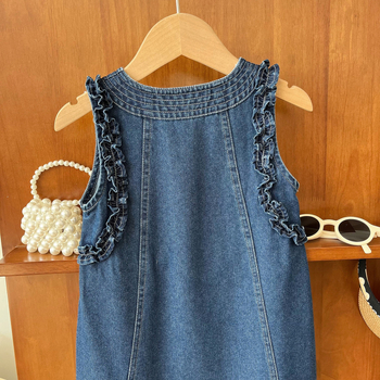 Lányoknak szóló ujjatlan farmer ruha, kerek nyakú, fodros szegéllyel, 80% pamut, 3–8 év