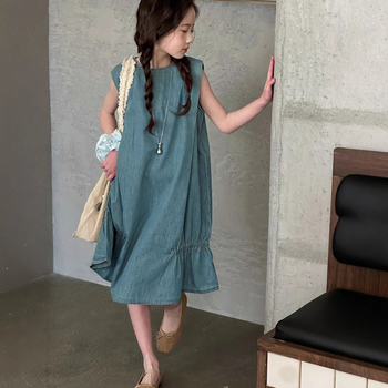 Lányoknak való farmeres szoknya pántokkal és ujjatlan toppal, A-vonal, nyári 2025 kiadás