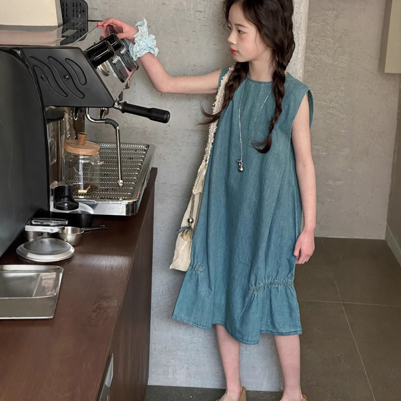 Lányoknak való farmeres szoknya pántokkal és ujjatlan toppal, A-vonal, nyári 2025 kiadás