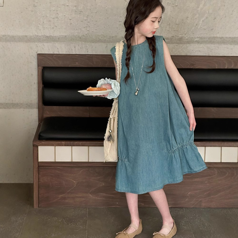 Lányoknak való farmeres szoknya pántokkal és ujjatlan toppal, A-vonal, nyári 2025 kiadás