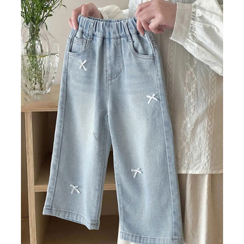 Lányoknak szóló farmernadrág denim, egyenes szabás, virágos minta, középső derekú, puha mosás, 57,7% pamut, tavasz 2025, 3–8 éveseknek