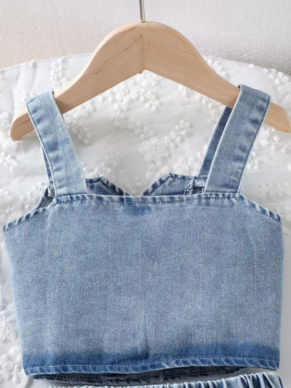 Két darabos gyerek szett: hímzett denim mellény vállpántokkal és rövid szoknya