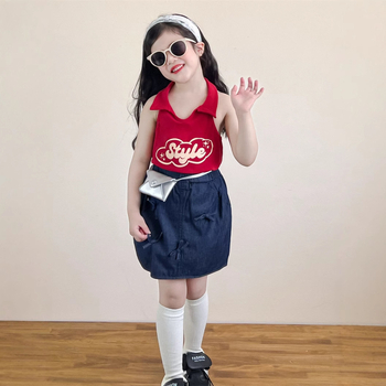 Dječji set u korejskom stilu: denim suknja s mašnicom i tiskani top bez rukava, diskretan otvoreni leđa