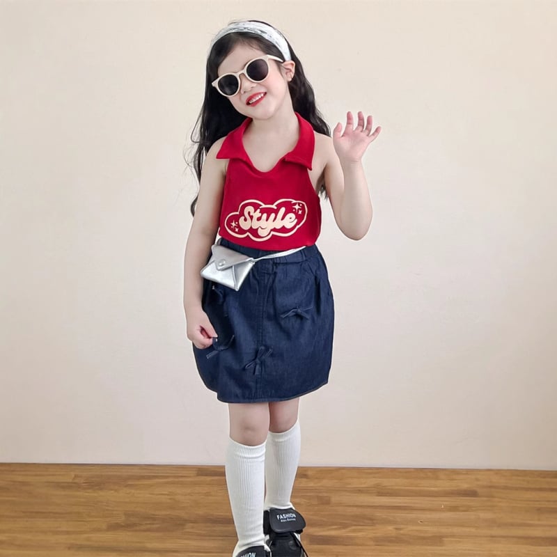 Dječji set u korejskom stilu: denim suknja s mašnicom i tiskani top bez rukava, diskretan otvoreni leđa
