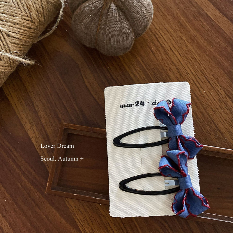 2 darab denim hajcsat BB-klipszhez, kézzel készített, poliészter és cinkötvözet alapanyagokkal