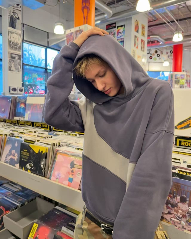 Unisex βαμβακερό φούτερ με κουκούλα, φλις επένδυση, 96% βαμβάκι, χαλαρή γραμμή, πάνελ ραφή, φθινοπωρινό 2025