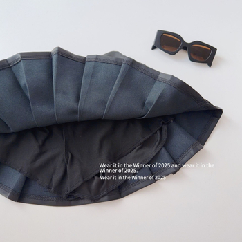 Meitenēm ziemas džinsa plisētā svārka — Korejas versija; ārējais audums ar enzīmu mazgāšanu (60% kokvilna); iekšējā odere no kokvilnas; vecuma grupa 3–8 gadi