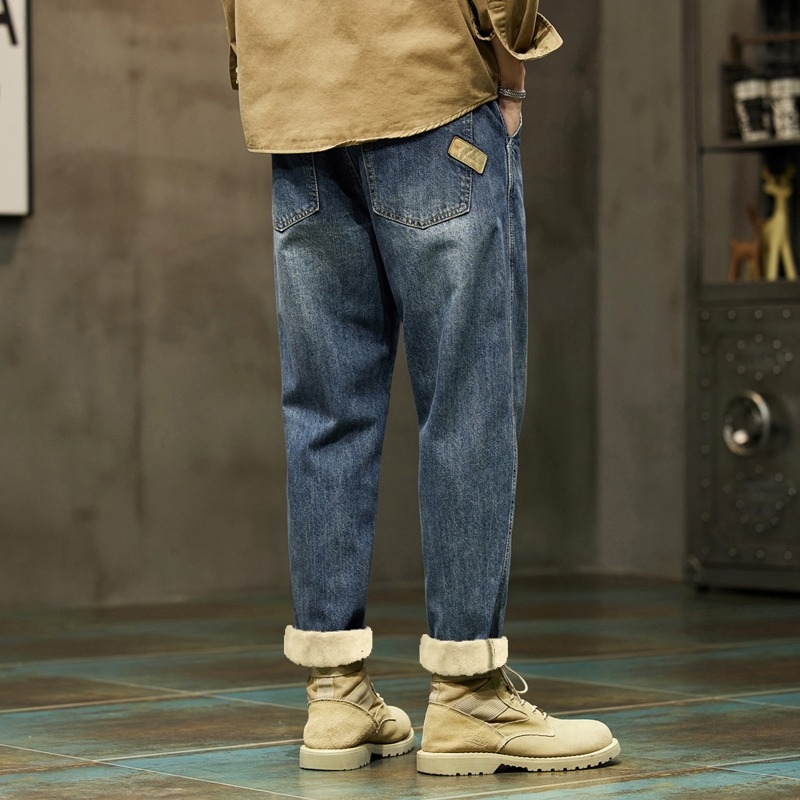 Vyriški džinsai su fliso pamušalu, laisva kirpimo, vidutinio aukščio juosmuo, žiema 2025