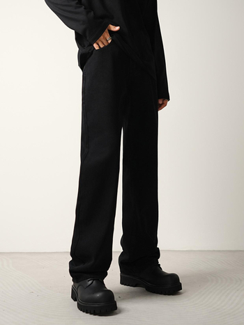 Jeans bărbați cu croială largă și micro-flare, căptușiți cu fleece, talie medie, nasturi în față, croială dreaptă