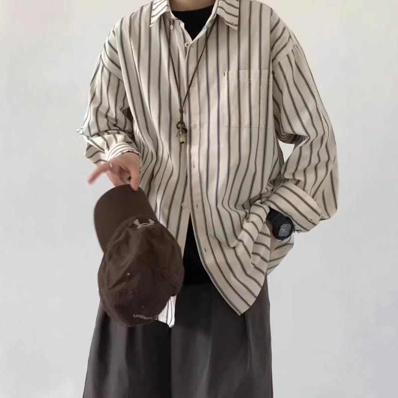 Cămașă în dungi, mâneci lungi, croială lejeră, material predominant din bumbac, potrivit pentru straturi