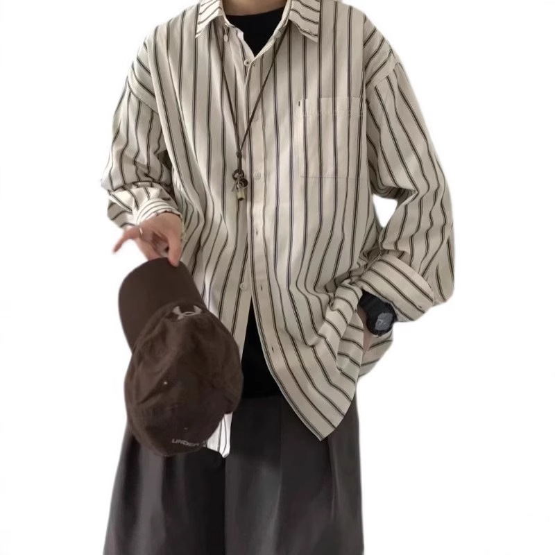 Cămașă în dungi, mâneci lungi, croială lejeră, material predominant din bumbac, potrivit pentru straturi