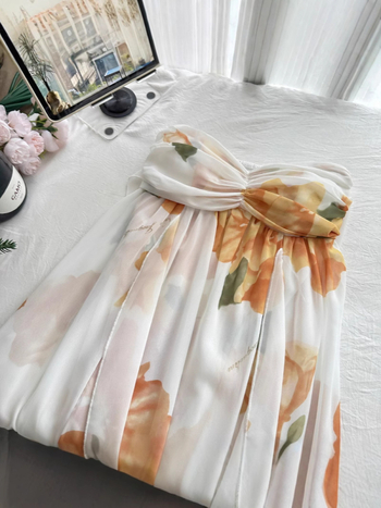 Rochie lungă din chiffon, imprimeu floral, decolteu halter, fără spate