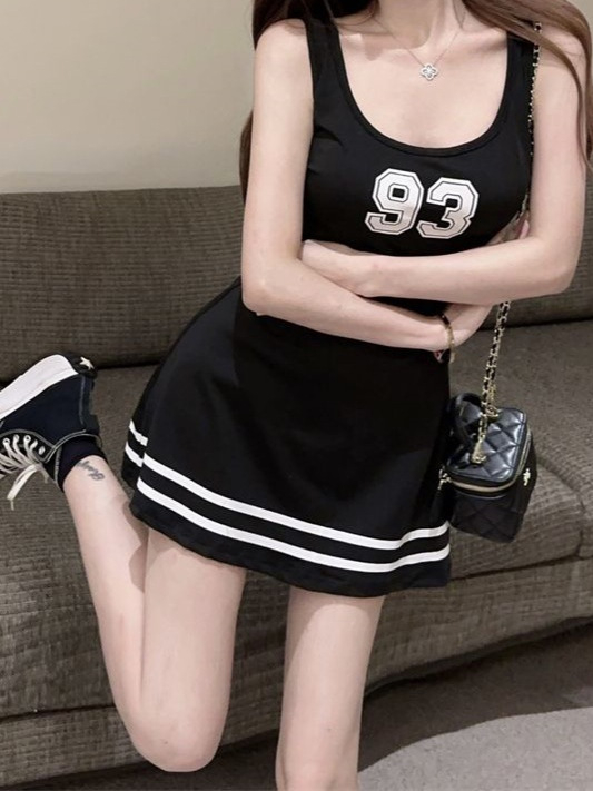 Rochie A-line fără mâneci, cu bretele, cusături îmbinate și imprimeu, fără spate, talie reglabilă, poliester