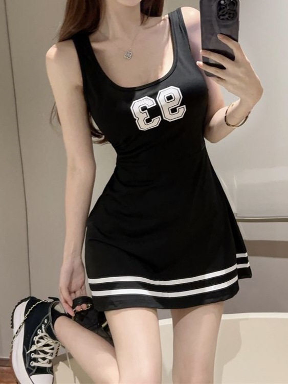 Rochie A-line fără mâneci, cu bretele, cusături îmbinate și imprimeu, fără spate, talie reglabilă, poliester