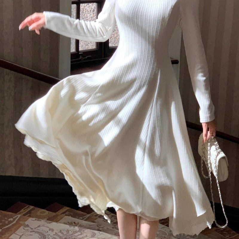 Rochie cu mâneci lungi, guler rotund, talie elastică, țesătură plasă, lungime medie-lungă