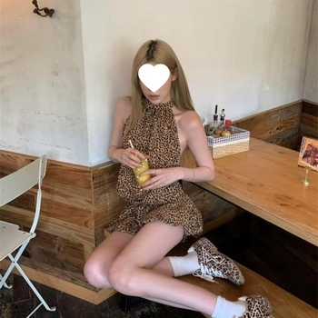 Haljina s otvorenim leđima, halter neck, bez rukava, leopard uzorak, kratka silueta