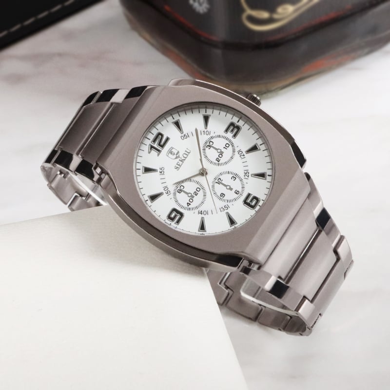 Kvarcni analogni sat, promjera 42 mm, kućište od legure, kaiš od legure, pokret modela 68