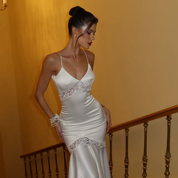 Haljina s V izrezom, čipkasti umetci i patchwork dizajn, visok pojas, duga haljina