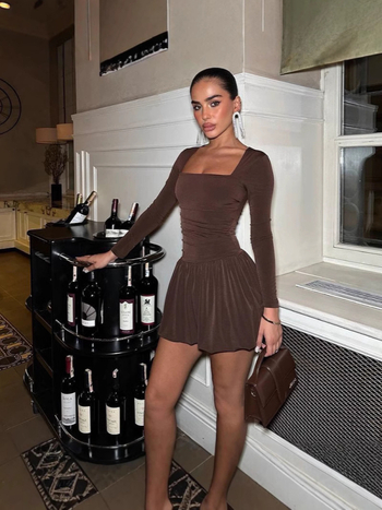 Patchwork haljina s kvadratnim izrezom, dugi rukavi, visoki struk, kratka suknja