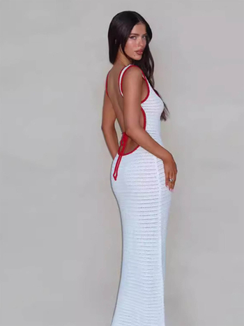 Haljina s halterom i otvorenim leđima, tijelo-prilegnog kroja, poliester materijal, uzorak biljaka i cvijeća