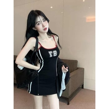 Haljina s trakama, izrez u obliku U, otvoreni leđa, uska silueta, uzorak slova